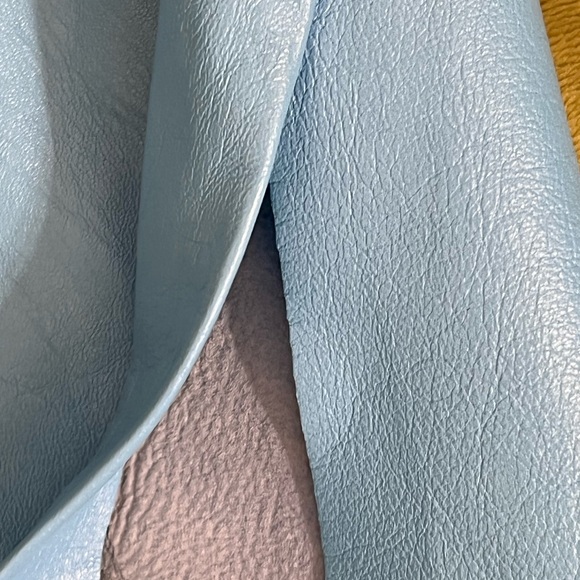 VINTAGE BLUE LEATHER ISABEL USA PANTS SLIGHT FLAIR LEGS W/SLITS. SIze 2 - Picture 14 of 14